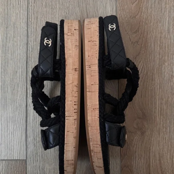 Chanel Black Quilted Sandals with Gold Accents Dad Sandals 39 9 - Picture 5 of 5